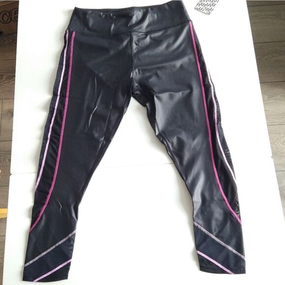 Urban Savage Leggings - Picture 2 of 15